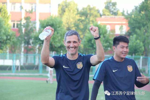 苏宁足球俱乐部教练-苏宁足球队教练组